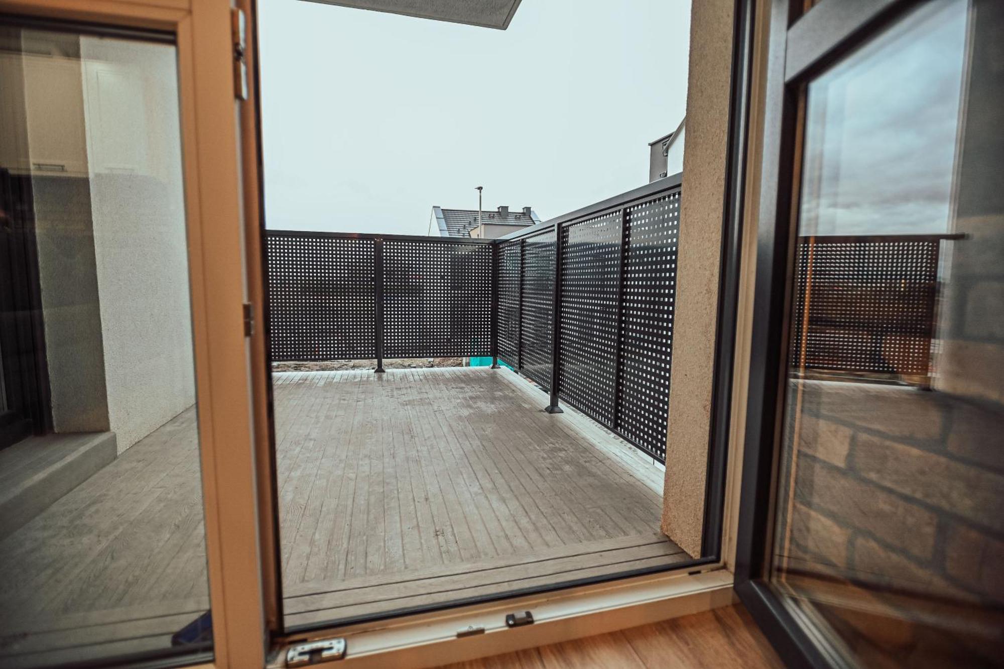 Loft Luxury Apartment & Parking Лешно Экстерьер фото